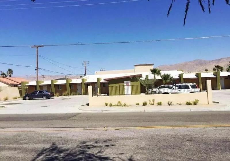 Hotelli Europa Inn & Suites