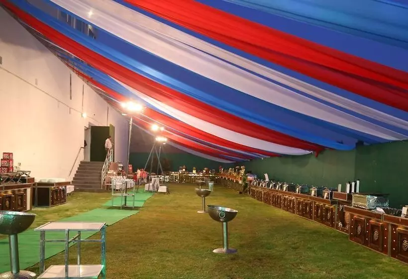 ホテル The Ravindram