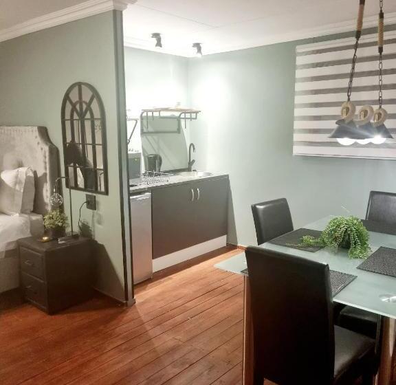 פנסיון Meraki Country Manor