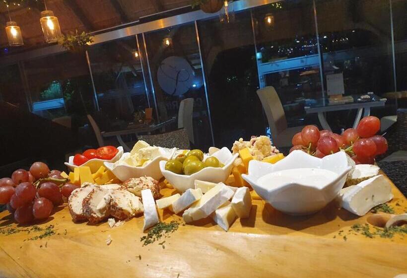 פנסיון Meraki Country Manor