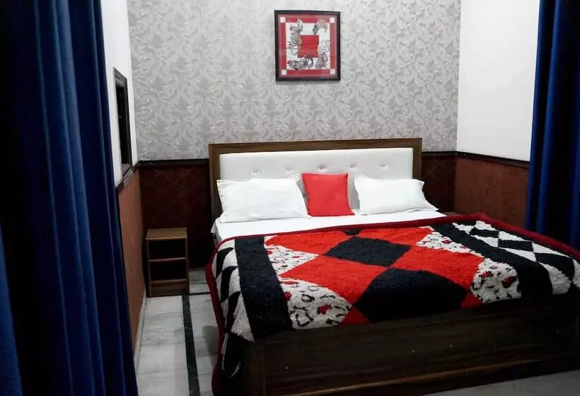 پانسیون Osaka Taj