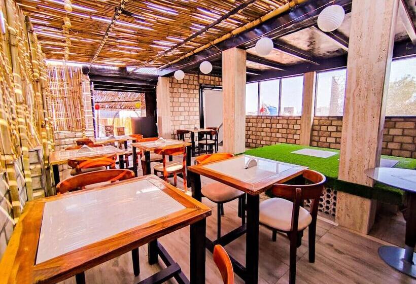 بنسيون Osaka Taj