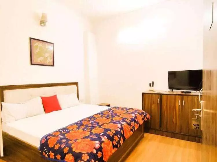 پانسیون Osaka Taj