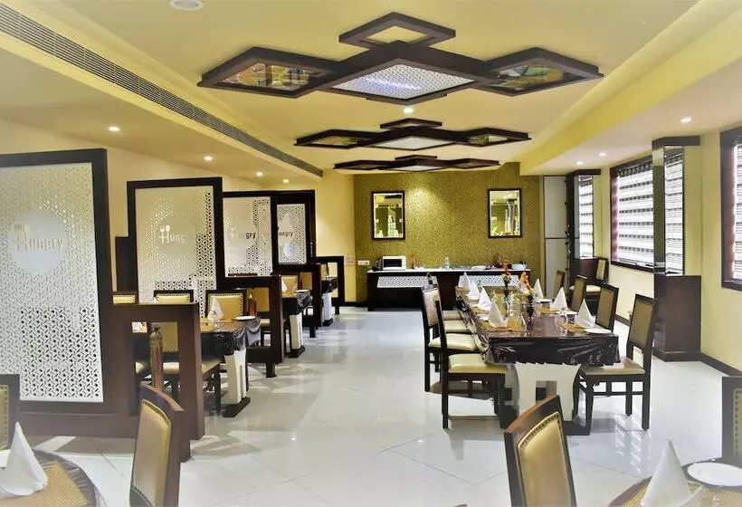 ホテル Ashish Continental