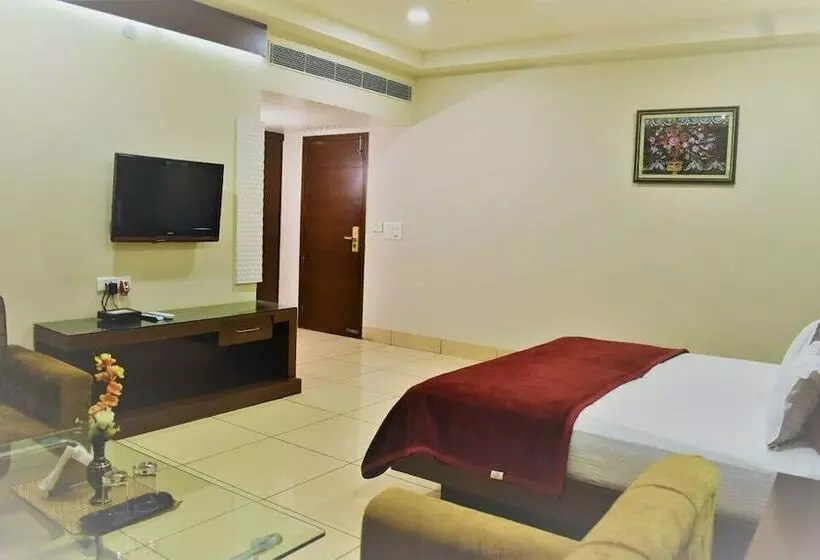 ホテル Ashish Continental