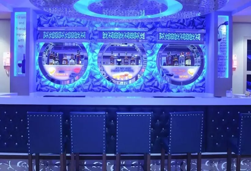 ホテル Ashish Continental