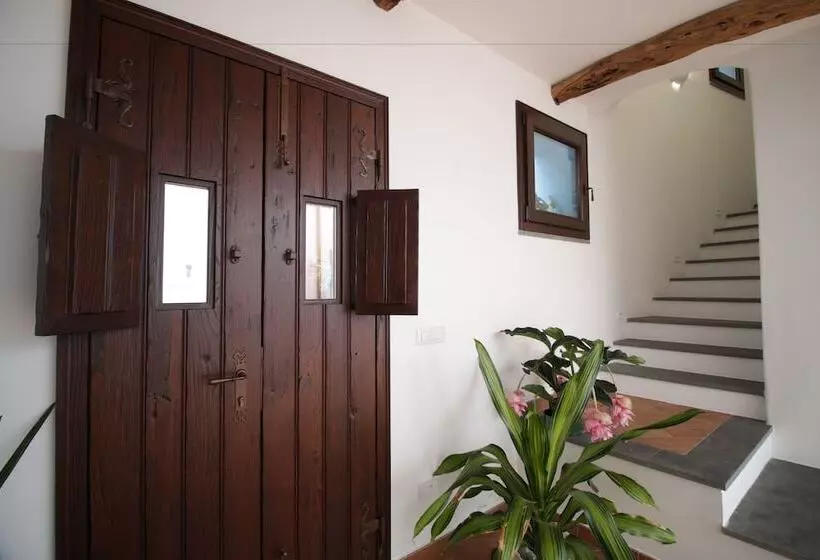 Hotelli Ghivine Albergo Diffuso