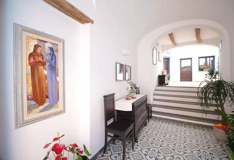 Hotelli Ghivine Albergo Diffuso