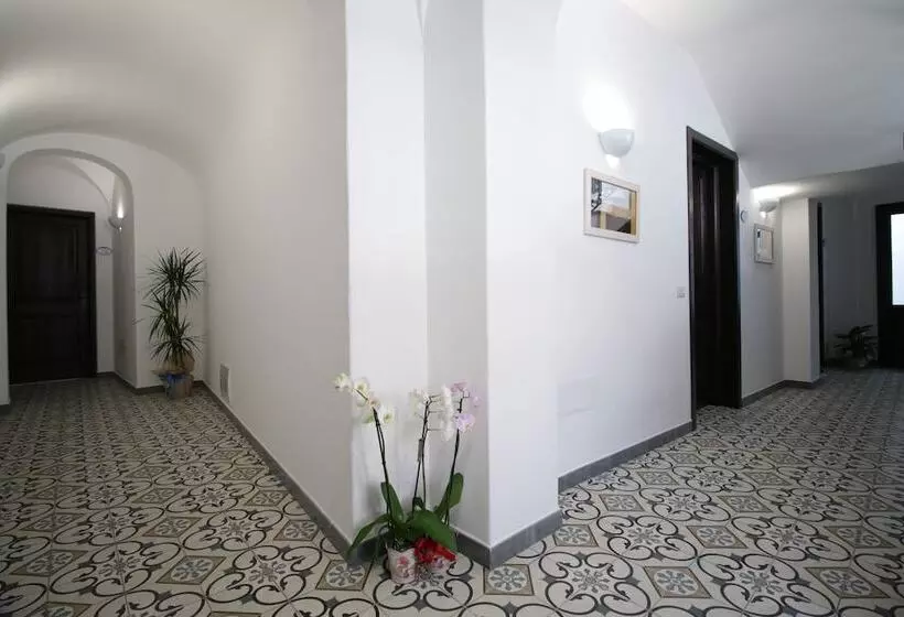 Hotelli Ghivine Albergo Diffuso