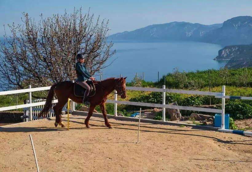Hotelli Ghivine Albergo Diffuso