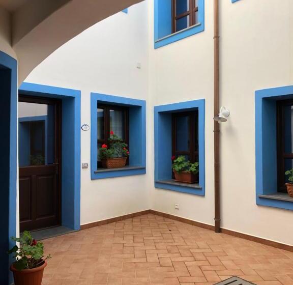 Отель Ghivine Albergo Diffuso