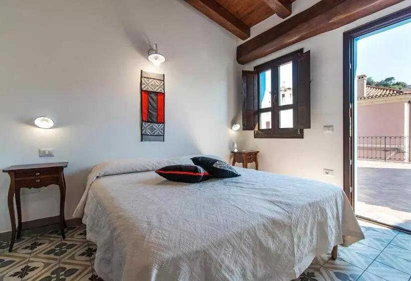Hotelli Ghivine Albergo Diffuso