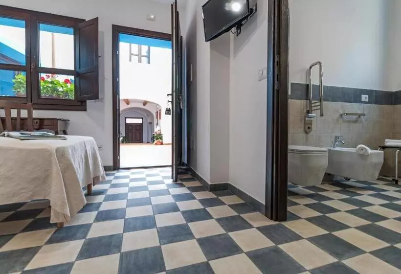 Hotelli Ghivine Albergo Diffuso