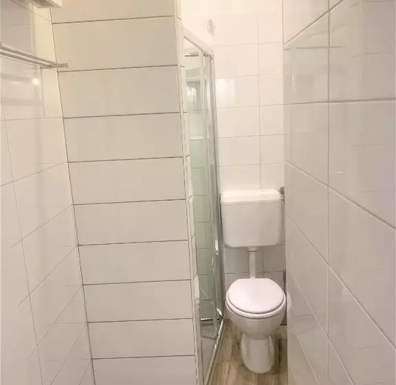 پانسیون Lina Rooms Hostel