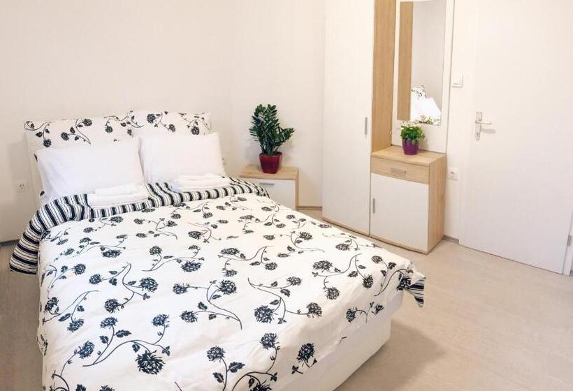 پانسیون Lina Rooms Hostel