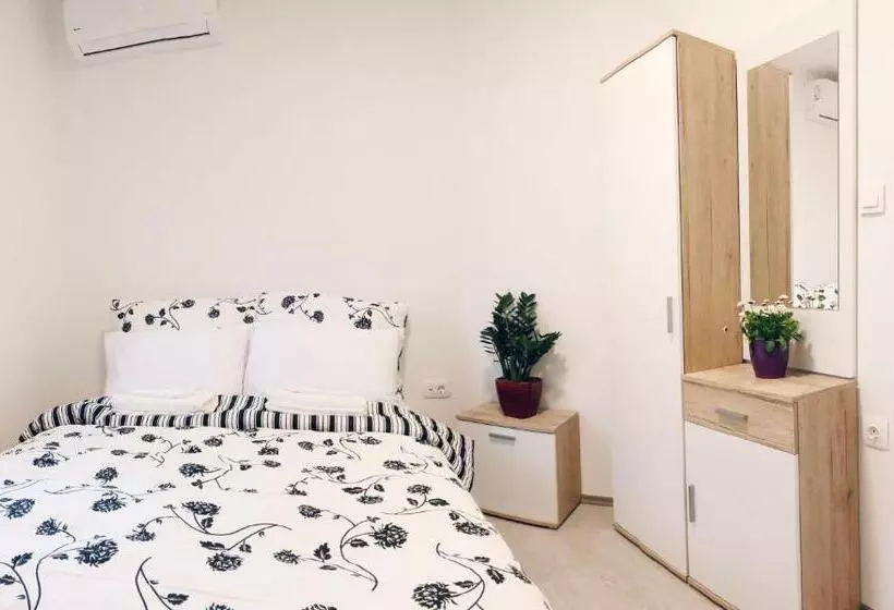 پانسیون Lina Rooms Hostel