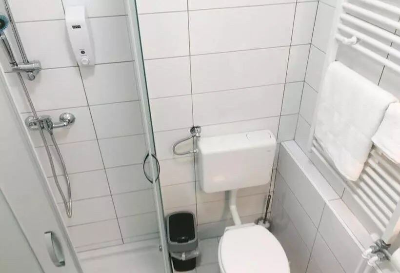 پانسیون Lina Rooms Hostel