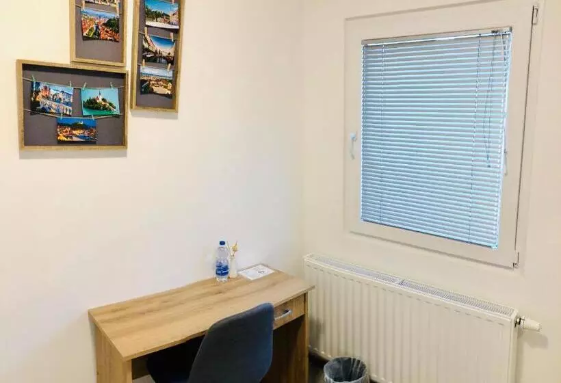 پانسیون Lina Rooms Hostel