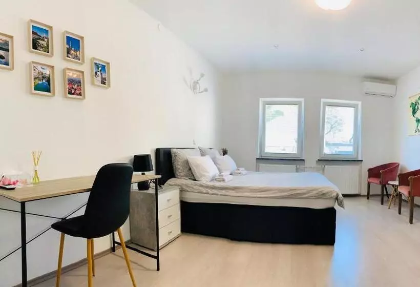 پانسیون Lina Rooms Hostel