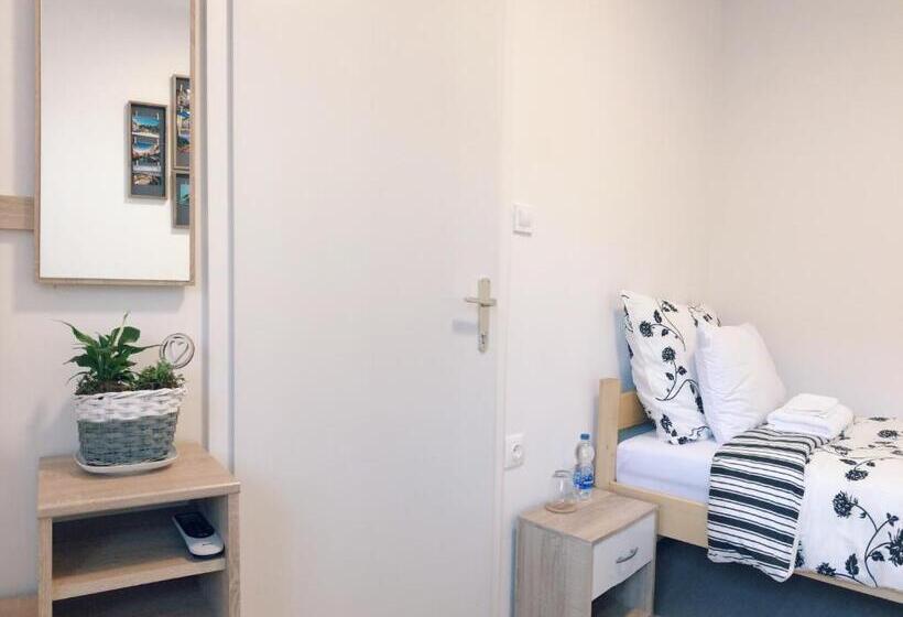 پانسیون Lina Rooms Hostel