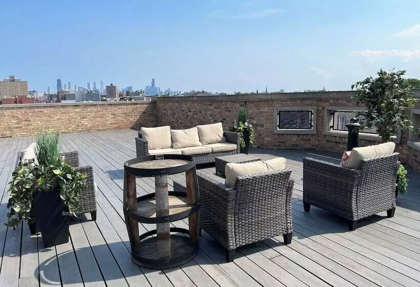 The Chicago Hotel Collection Wrigleyville