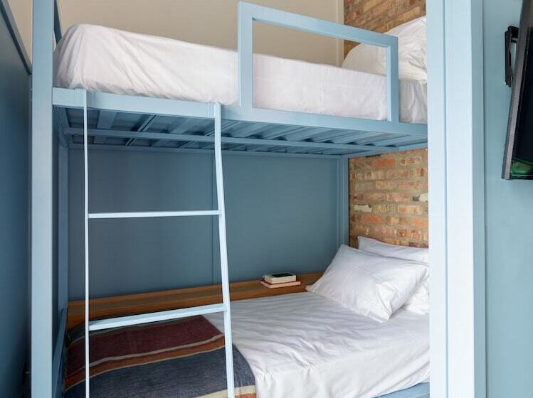 The Chicago Hotel Collection Wrigleyville