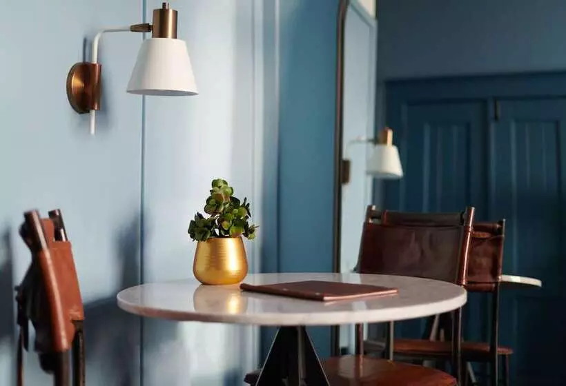 The Chicago Hotel Collection Wrigleyville