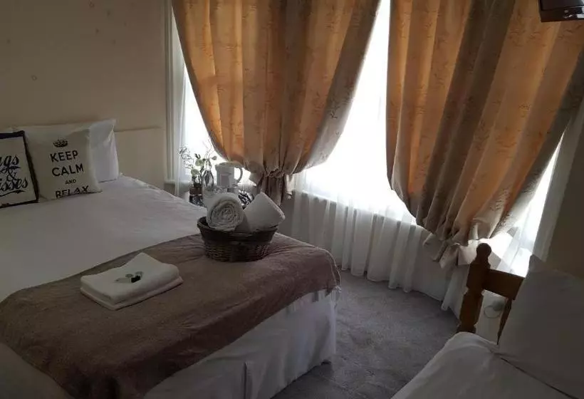 ペンション The Clarence