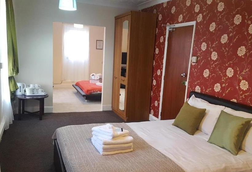 Majatalo The Clarence