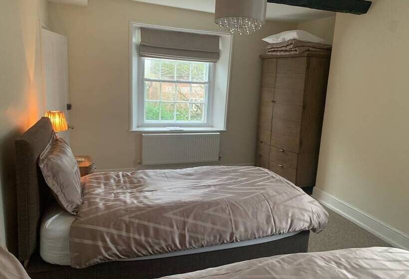 Bed and Breakfast Silbury House