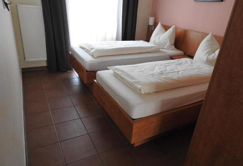 Отель Saint Denis Krefeld City