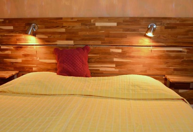 Пансион La Tuilière En Luberon