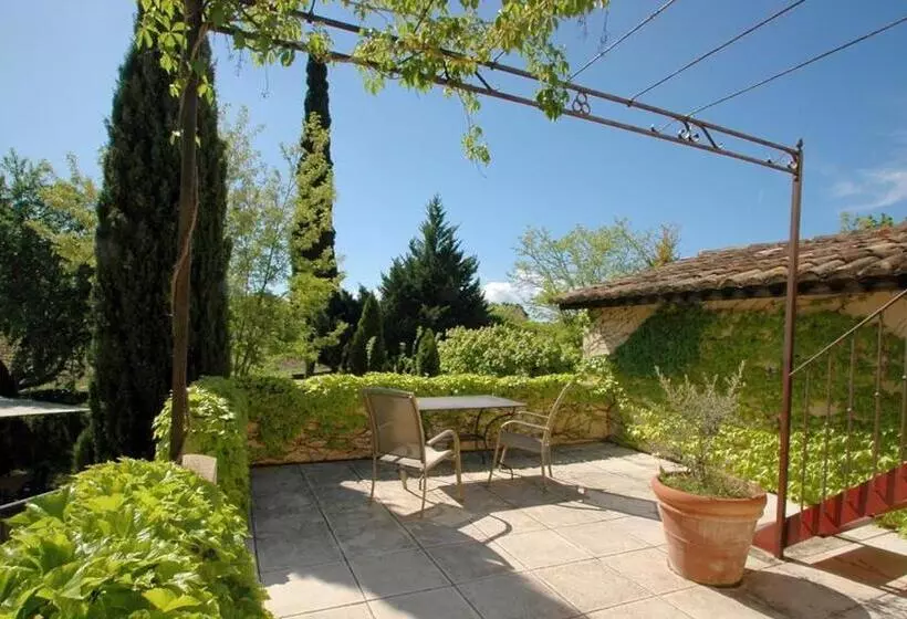 ペンション La Tuilière En Luberon