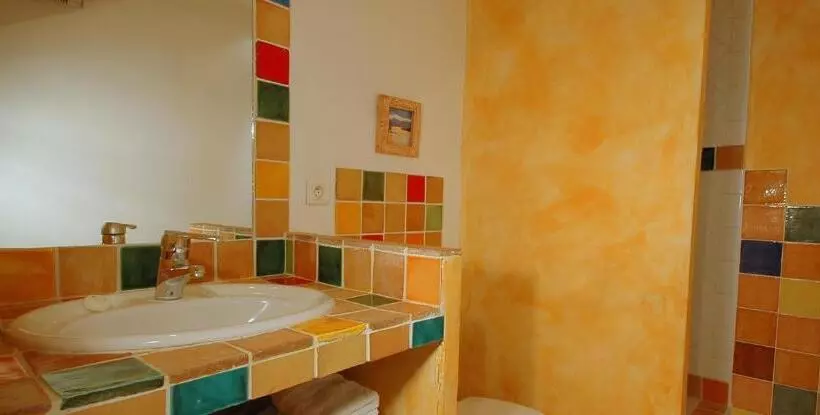 ペンション La Tuilière En Luberon