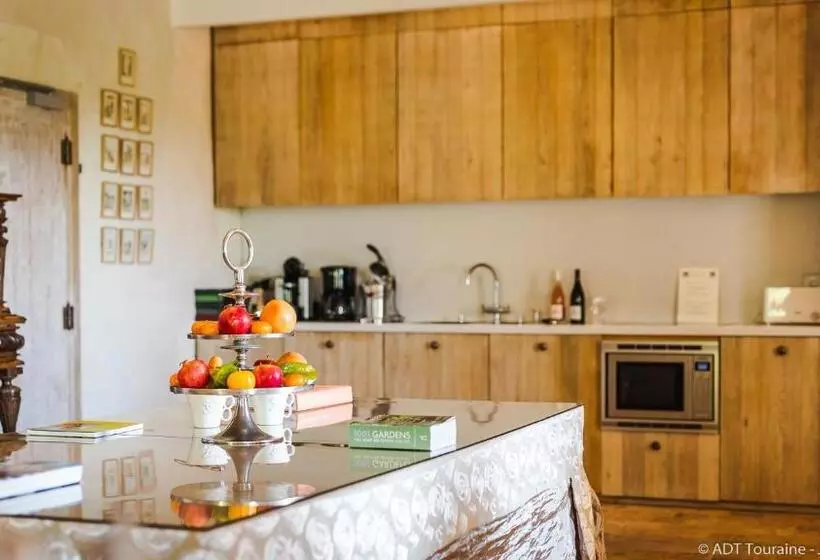 Aamiaismajoitus (B&B) Hôtel Du Château Du Rivau