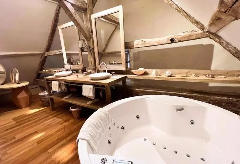 Aamiaismajoitus (B&B) Hôtel Du Château Du Rivau