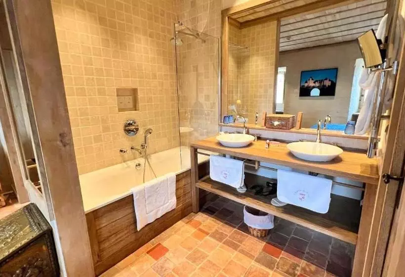 Aamiaismajoitus (B&B) Hôtel Du Château Du Rivau