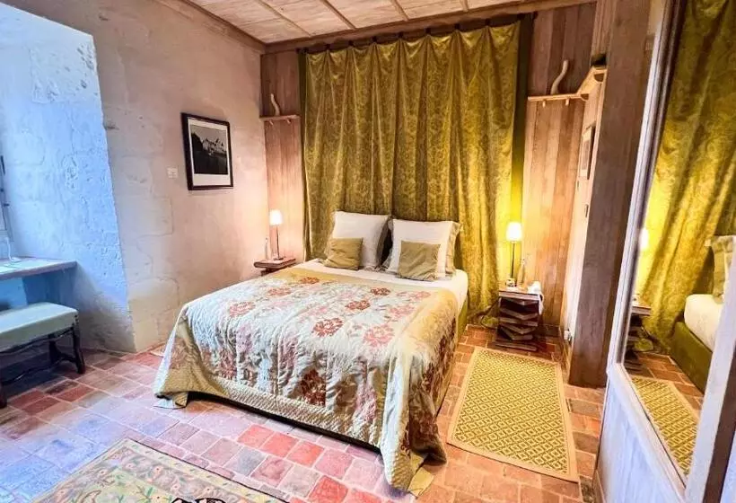 Aamiaismajoitus (B&B) Hôtel Du Château Du Rivau