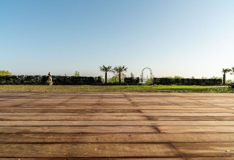 تختخواب و صبحانه New Cottage & Spa De Nage Guesthouse