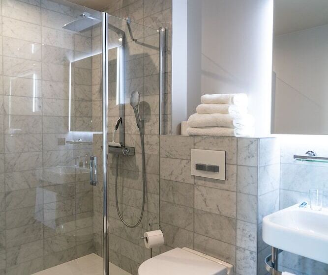 تختخواب و صبحانه New Cottage & Spa De Nage Guesthouse