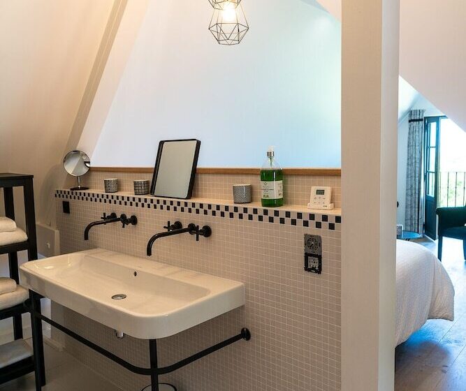 تختخواب و صبحانه New Cottage & Spa De Nage Guesthouse