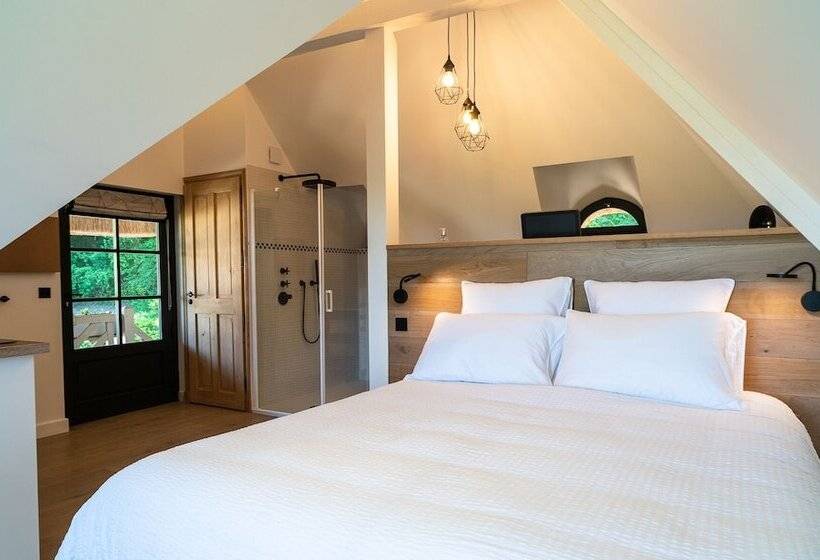 تختخواب و صبحانه New Cottage & Spa De Nage Guesthouse