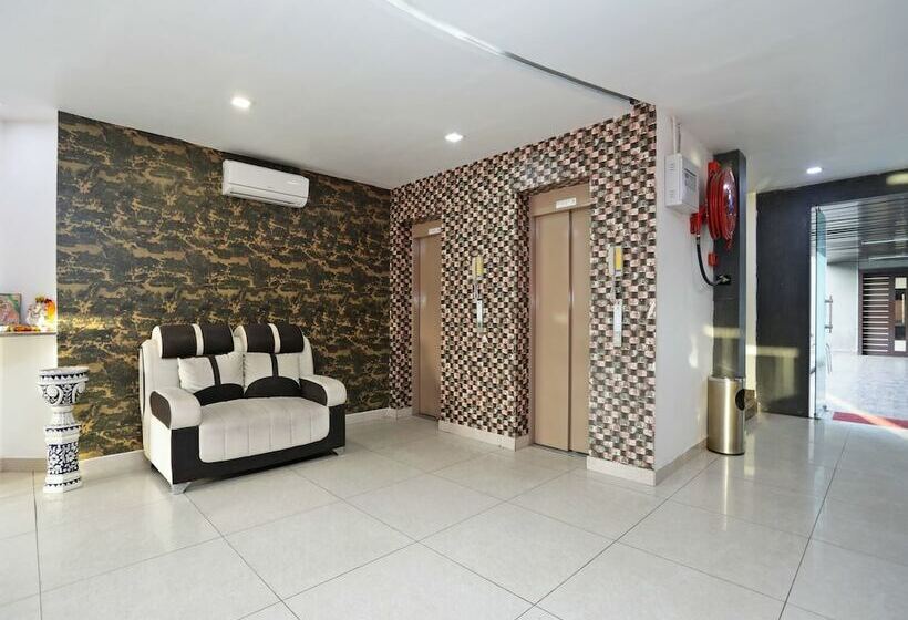 בית מלון כפרי Oyo 11973 Badri Palace