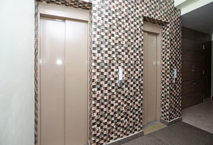 בית מלון כפרי Oyo 11973 Badri Palace