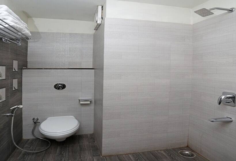 בית מלון כפרי Oyo 11973 Badri Palace