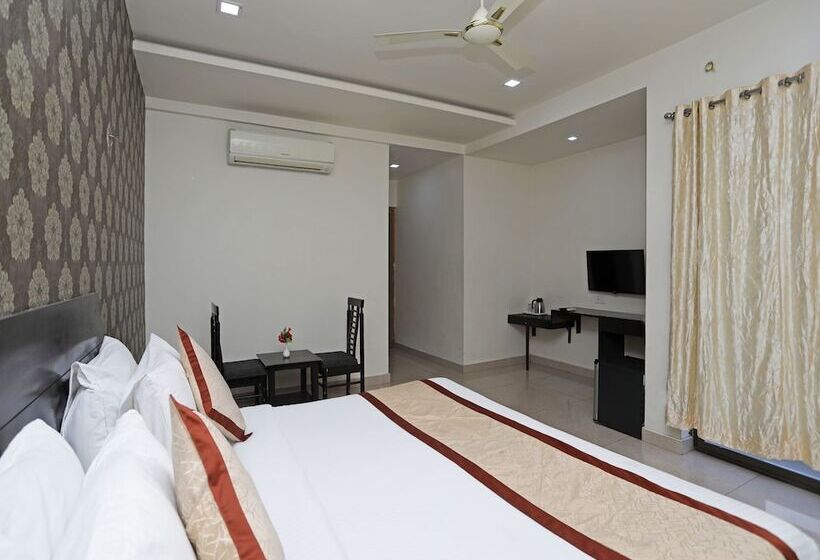 בית מלון כפרי Oyo 11973 Badri Palace