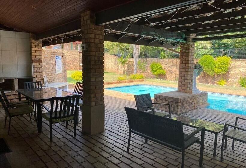 Pension A Pousada Guesthouse