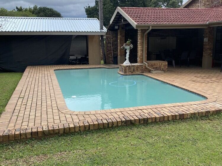 Pension A Pousada Guesthouse