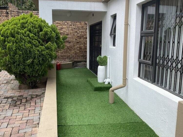 Pension A Pousada Guesthouse