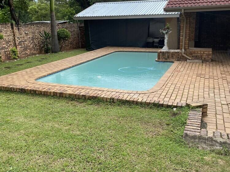 Pension A Pousada Guesthouse